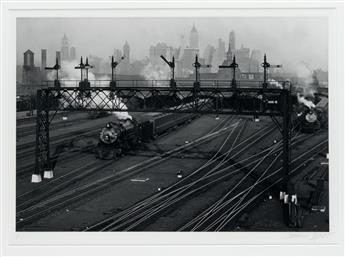 BERENICE ABBOTT (1898-1991) A suite of 5 photographs depicting scenes of New York in the 1930s.